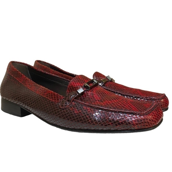 STUART Weitzman Red snake skin embossed loafers size 10 - Picture 8 of 10